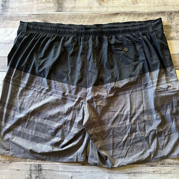 DXL ROCHESTER Men's Big & Tall Gray Stripe Zip Pocket Swim Trunks (Size 5XL) - Picture 2 of 9